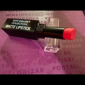 6 different lip gloss/sticks